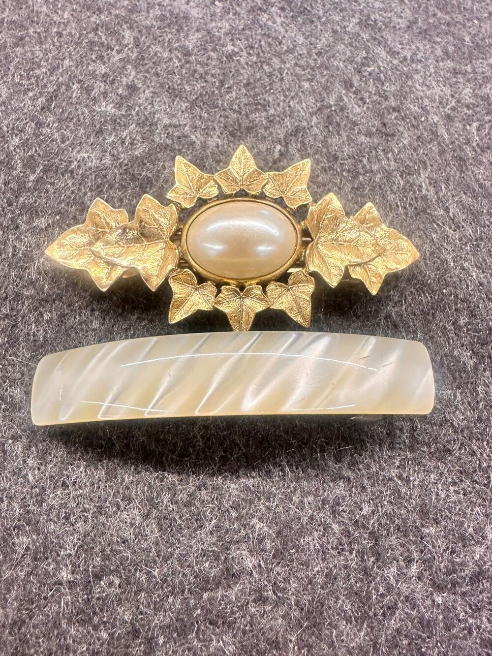 Vtg Hair Barrette Clip Lot 2 Faux Pearl Ivy Leaf Gold Mother of Pearl Retro 3”